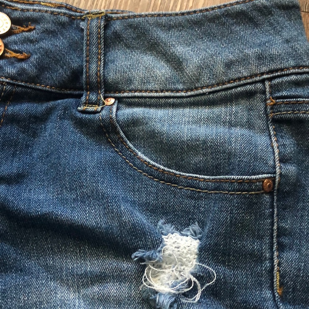 Refuge Denim Blue Jean Cut-Off Jean Shorts Size 2 - Picture 6 of 8